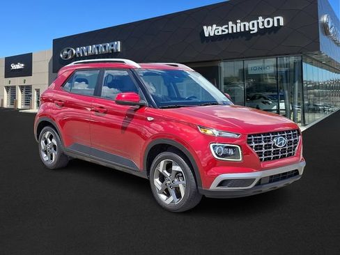 Used 2022 Hyundai Venue Limited w/ Cargo Package FWD image 1