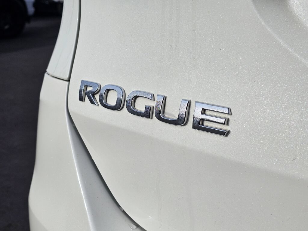 Used 2015 Nissan Rogue SL AWD/4WD image 15