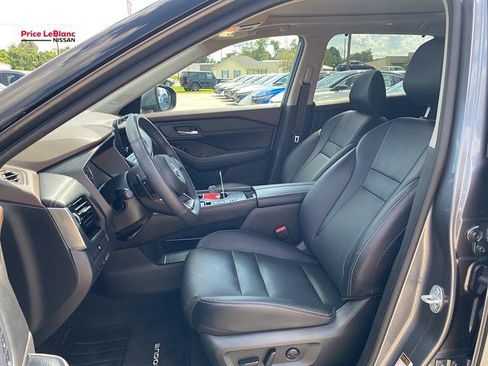 Used 2023 Nissan Rogue SL w/ SL Premium Package FWD image 9