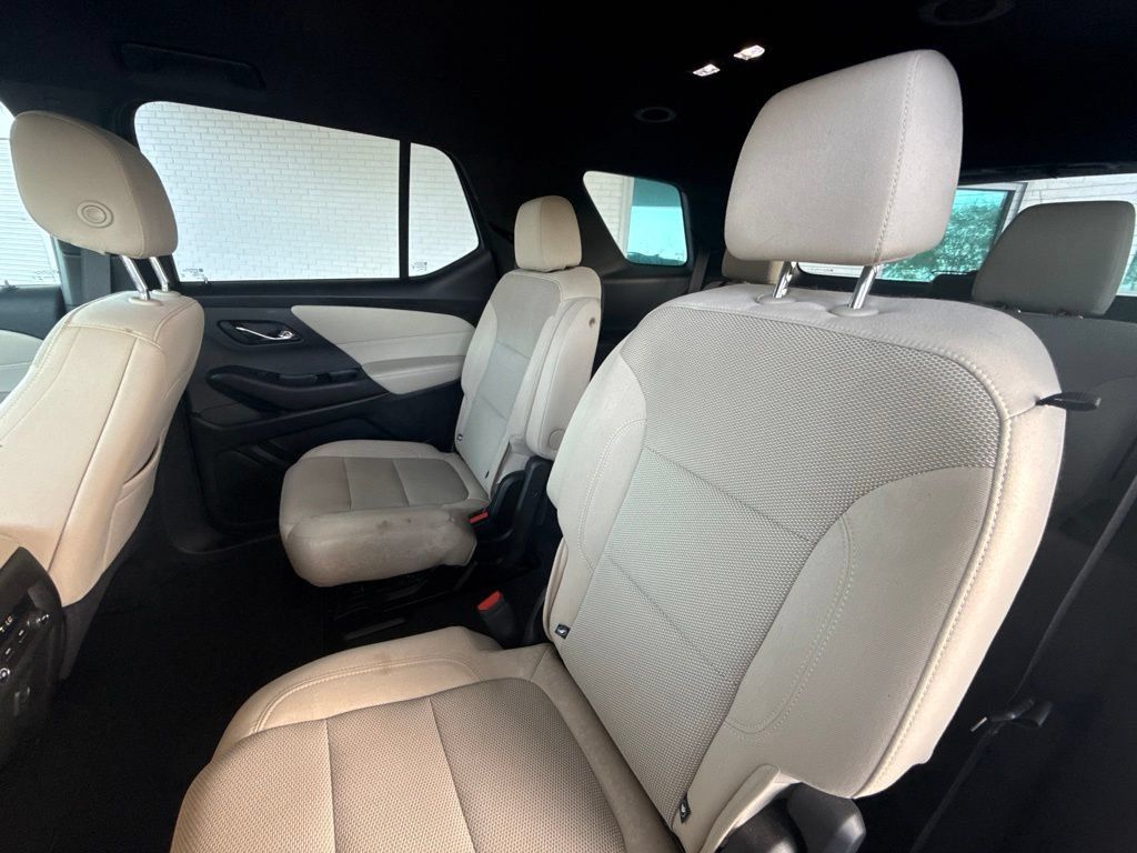 Used 2023 Chevrolet Traverse LT FWD image 36