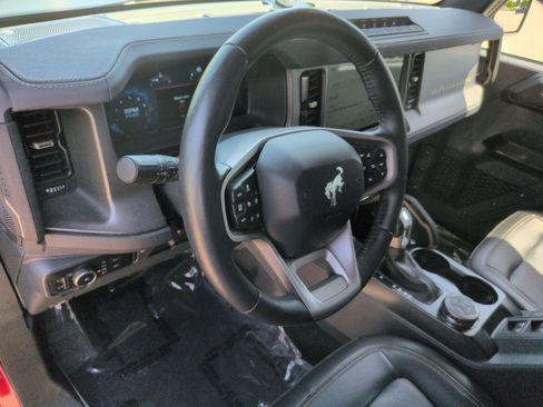 Certified 2025 Ford Bronco Badlands AWD/4WD image 17