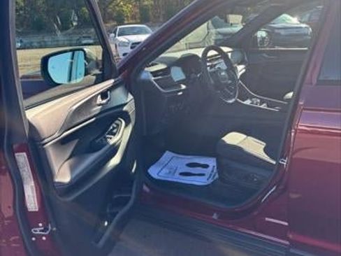 New 2025 Jeep Grand Cherokee L Laredo w/ Luxury Tech Group I image 35