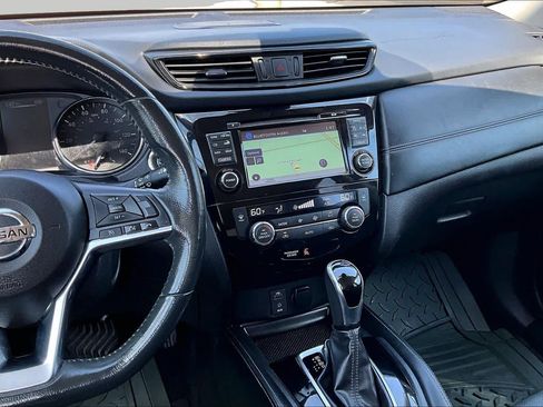 Used 2017 Nissan Rogue SL w/ SL Premium Package AWD/4WD image 6