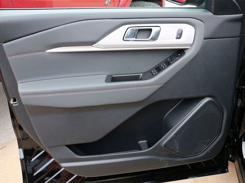 New 2025 Ford Explorer Active w/ Active Comfort Package image 10