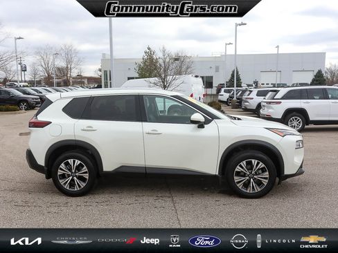 Used 2023 Nissan Rogue SV w/ SV Premium Package image 7