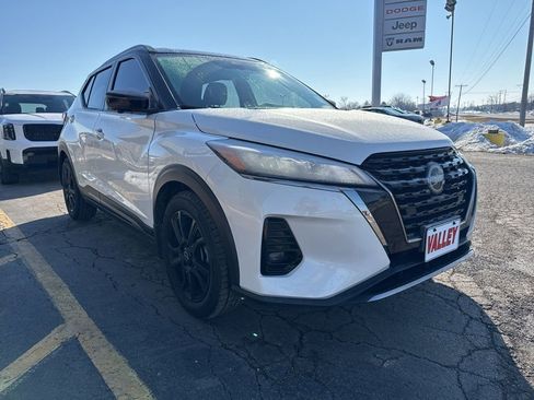 Used 2022 Nissan Kicks SR w/ Premium Package image 9