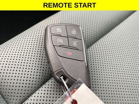 New 2026 GMC Terrain AT4 w/ LPO, Black Badging Package AWD/4WD image 18