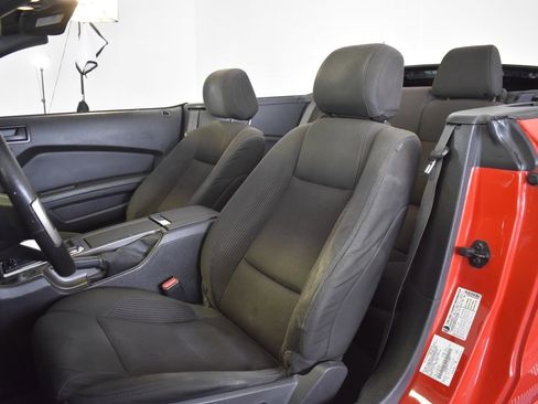 Used 2013 Ford Mustang Convertible image 14