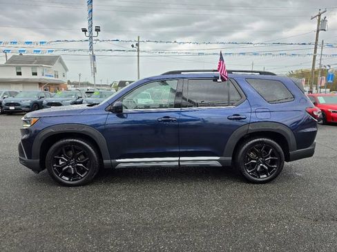 Used 2025 Honda Pilot Elite image 2