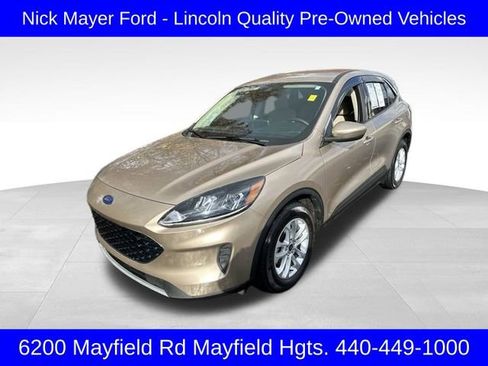 Used 2020 Ford Escape SE image 3