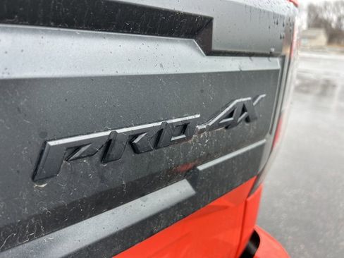 Used 2025 Nissan Frontier PRO-4X w/ Pro Convenience Package image 11