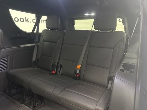 Used 2024 Chevrolet Suburban High Country AWD/4WD image 32