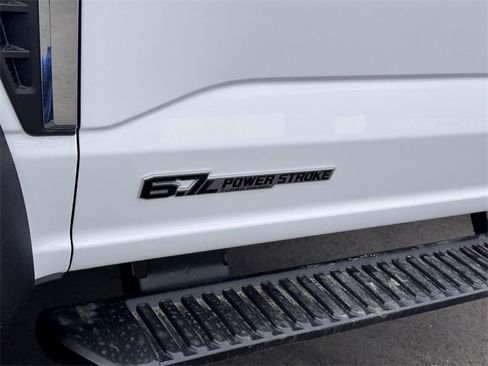 New 2025 Ford F550 4x4 Regular Cab Super Duty image 8