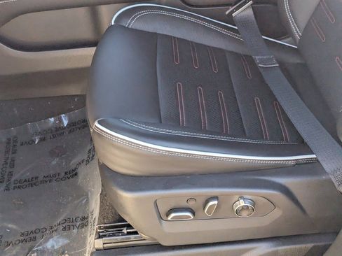 Used 2025 GMC Yukon AT4 Ultimate w/ LPO, Floor Liner Package image 30