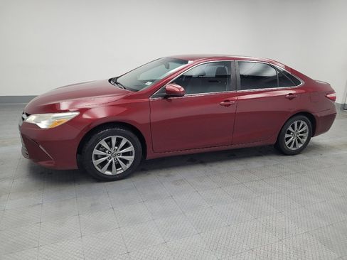 Used 2017 Toyota Camry XLE image 2