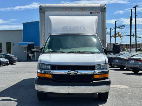 Used 2016 Chevrolet Express 3500 w/ Chrome Appearance Package RWD image 14