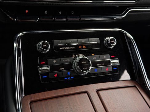 Used 2023 Lincoln Navigator L Reserve RWD image 27