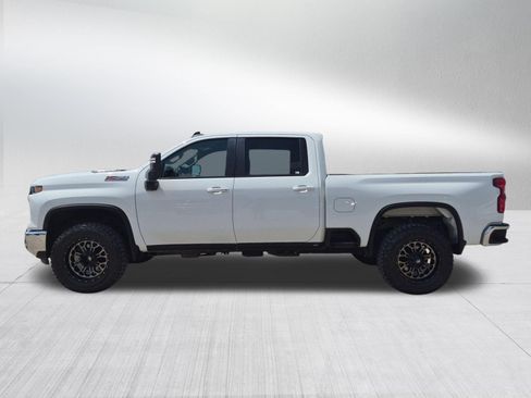 Used 2024 Chevrolet Silverado 3500 LT w/ All Star Edition AWD/4WD image 2