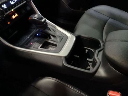 Used 2023 Toyota RAV4 XLE Premium image 14