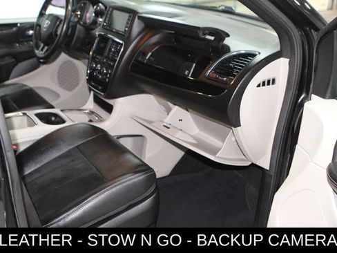 Used 2018 Dodge Grand Caravan SXT FWD image 23