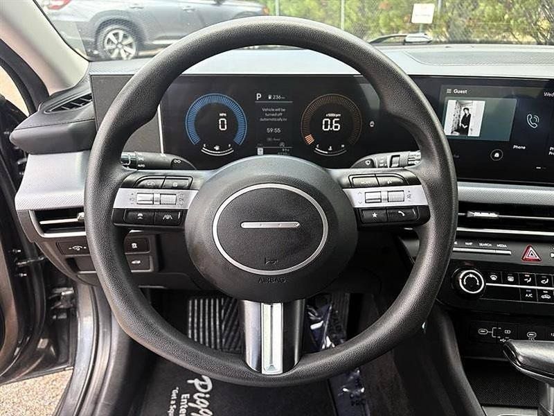 Used 2025 Hyundai Sonata SE FWD image 17