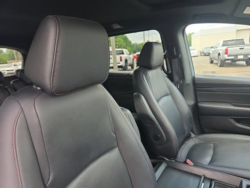 Used 2023 Honda Odyssey Sport image 11
