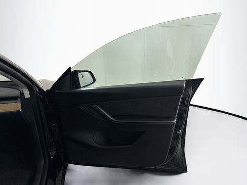 Used 2022 Tesla Model Y Performance image 34