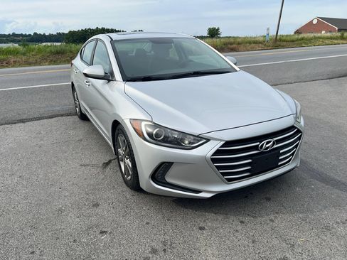 Used 2018 Hyundai Elantra Value Edition FWD image 4