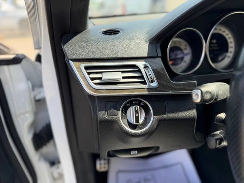 Used 2014 Mercedes-Benz E 350 Sedan image 41