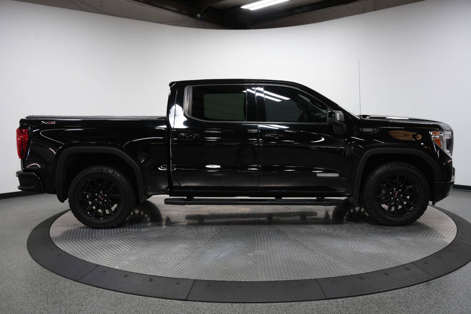 Certified 2022 GMC Sierra 1500 Elevation w/ Preferred Package AWD/4WD image 10