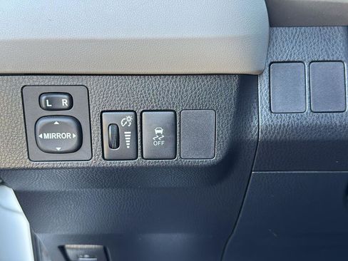 Used 2013 Toyota RAV4 LE image 11