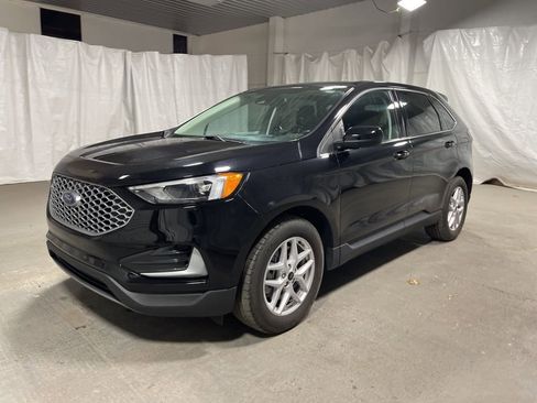 Used 2024 Ford Edge SEL image 3