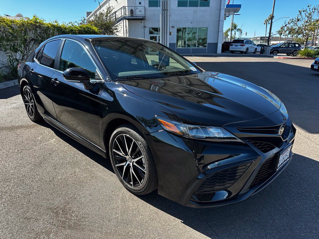 Used 2024 Toyota Camry SE FWD image 8