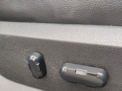 Used 2005 Mercury Montego Premier image 25