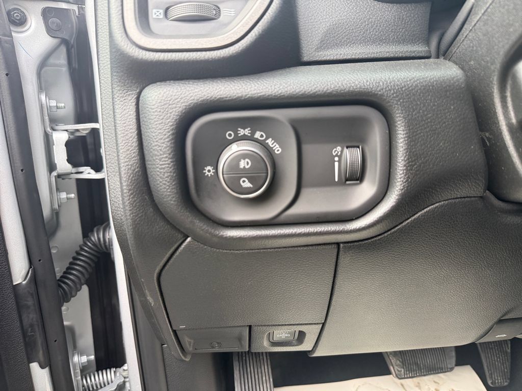 New 2026 RAM 2500 Tradesman AWD/4WD image 17