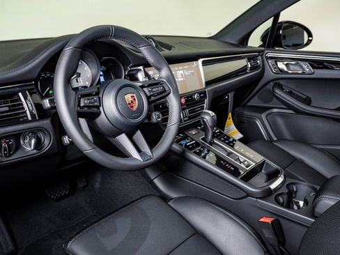 New 2026 Porsche Macan S image 4