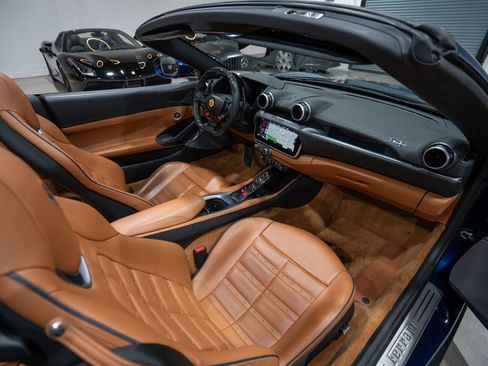 Used 2020 Ferrari Portofino image 34
