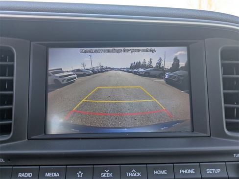 Used 2023 Hyundai Elantra Blue image 21