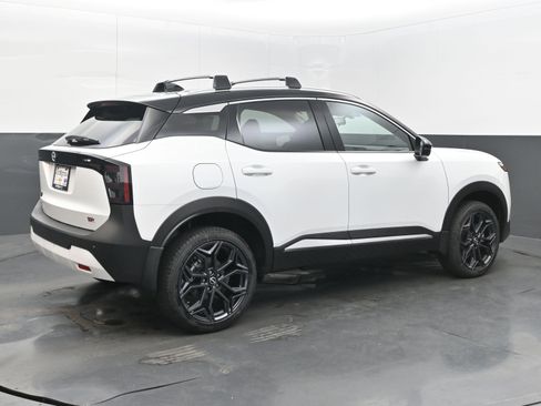 New 2026 Nissan Kicks SR image 7