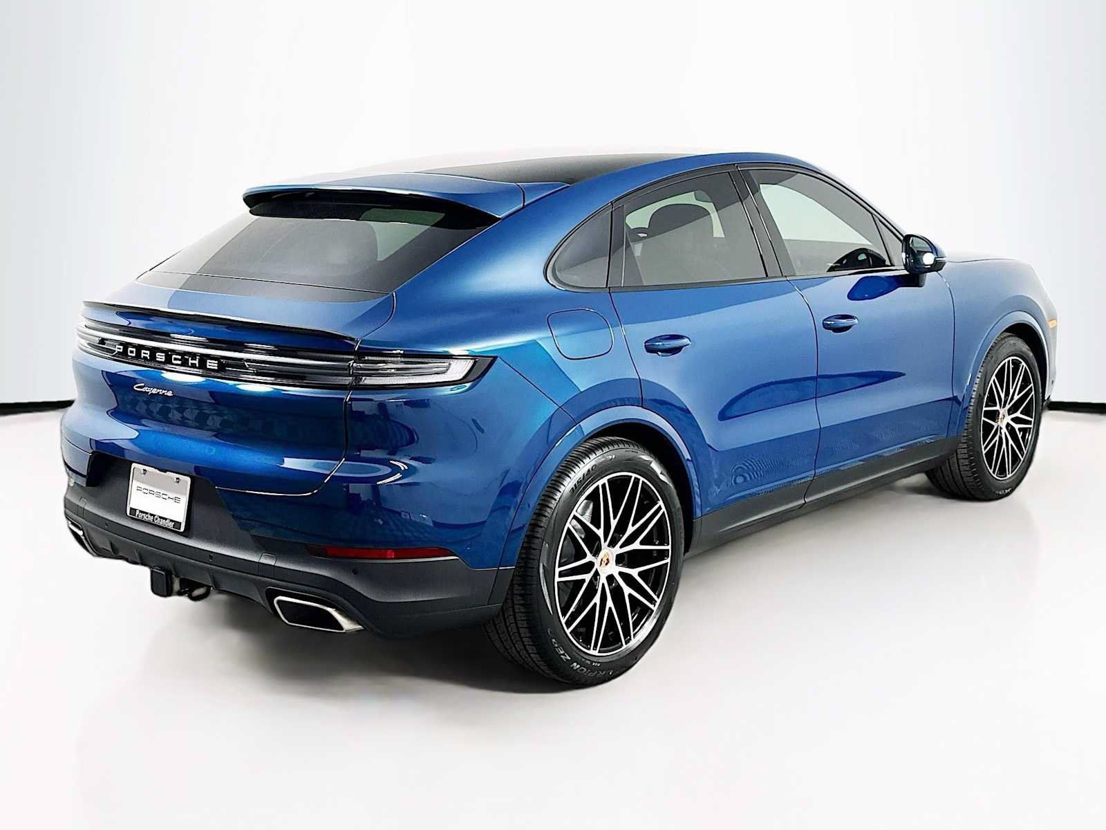 Used 2026 Porsche Cayenne Coupe AWD/4WD image 9