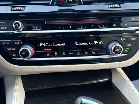 Used 2017 BMW 540i xDrive image 17