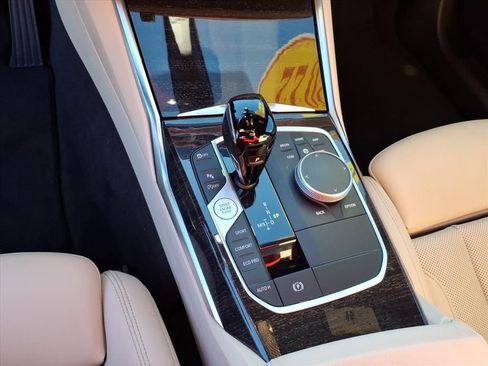 Used 2022 BMW 330i xDrive Sedan w/ Premium Package image 34