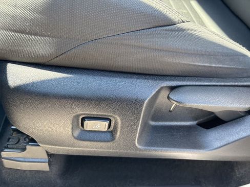 Used 2024 Toyota Tacoma TRD Off-Road image 16