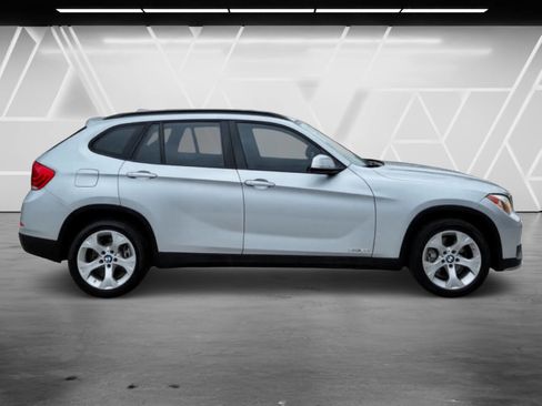 Used 2015 BMW X1 sDrive28i image 7
