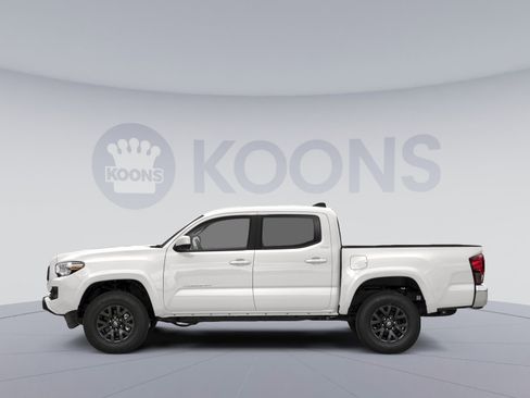 Used 2022 Toyota Tacoma SR5 image 4