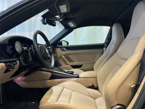 Certified 2024 Porsche 911 image 5