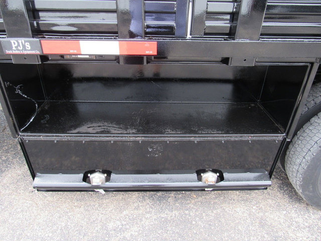 Used 2022 Ford F550 2WD Crew Cab Super Duty w/ Power Equipment Group image 26