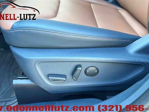 Used 2022 Ford Maverick Lariat w/ Lariat Luxury Package image 12