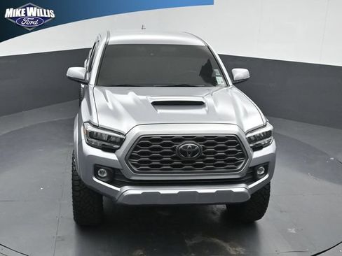 Used 2021 Toyota Tacoma TRD Sport w/ Technology Package AWD/4WD image 10