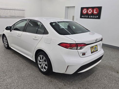 Used 2021 Toyota Corolla LE image 5